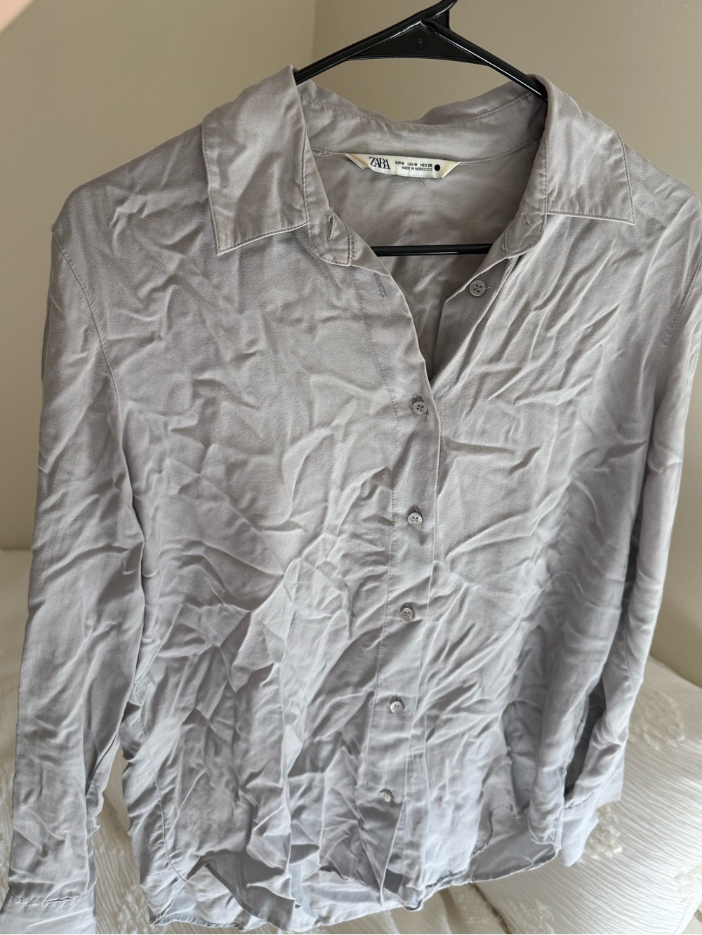 Zara Light Gray Women's Button-Down Shirt Size M